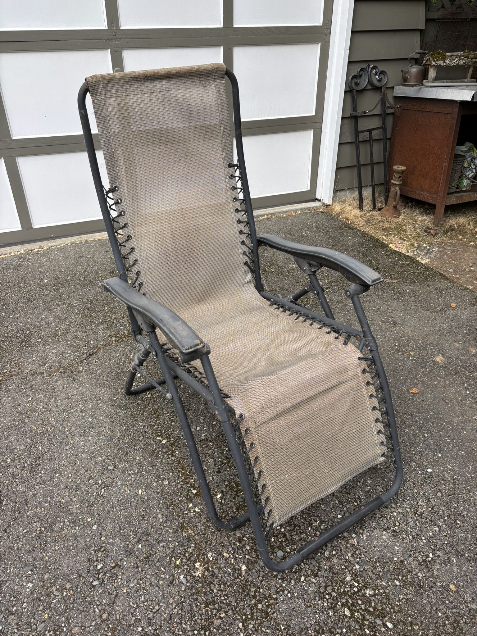 Recliner (2)