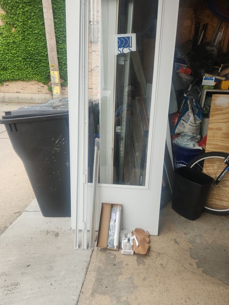 New Larson Storm Door 32x80 LH Or RH