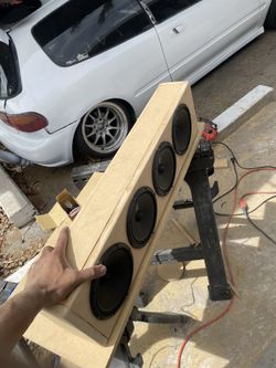 Speaker rack