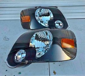 06-10 Explorer / Explorer Sport Trac Headlights Faros Calaveras Micas