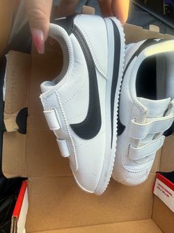 Kids Nike Cortez size 2Y