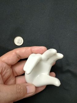 SINGLE SIDE RIGHT HAND SMALL CERAMIC HAND DECOR