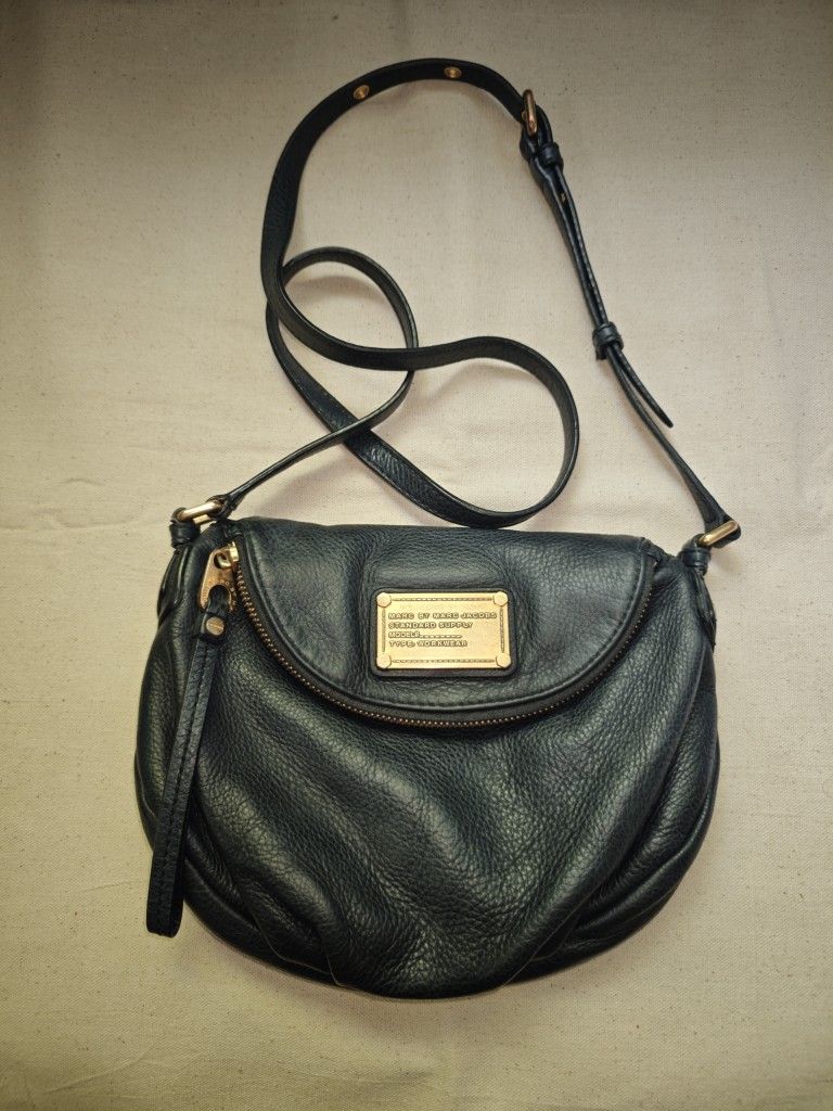 Marc By Marc Jacobs Classic Q Natasha Crossbody Bag 🖤 100% Leather – Classic Designer Purse