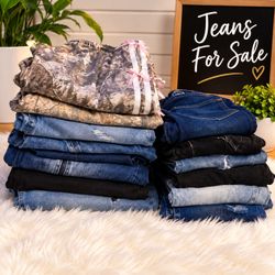 15 pants size 5-13.  forever 21, fashion nova ect.....