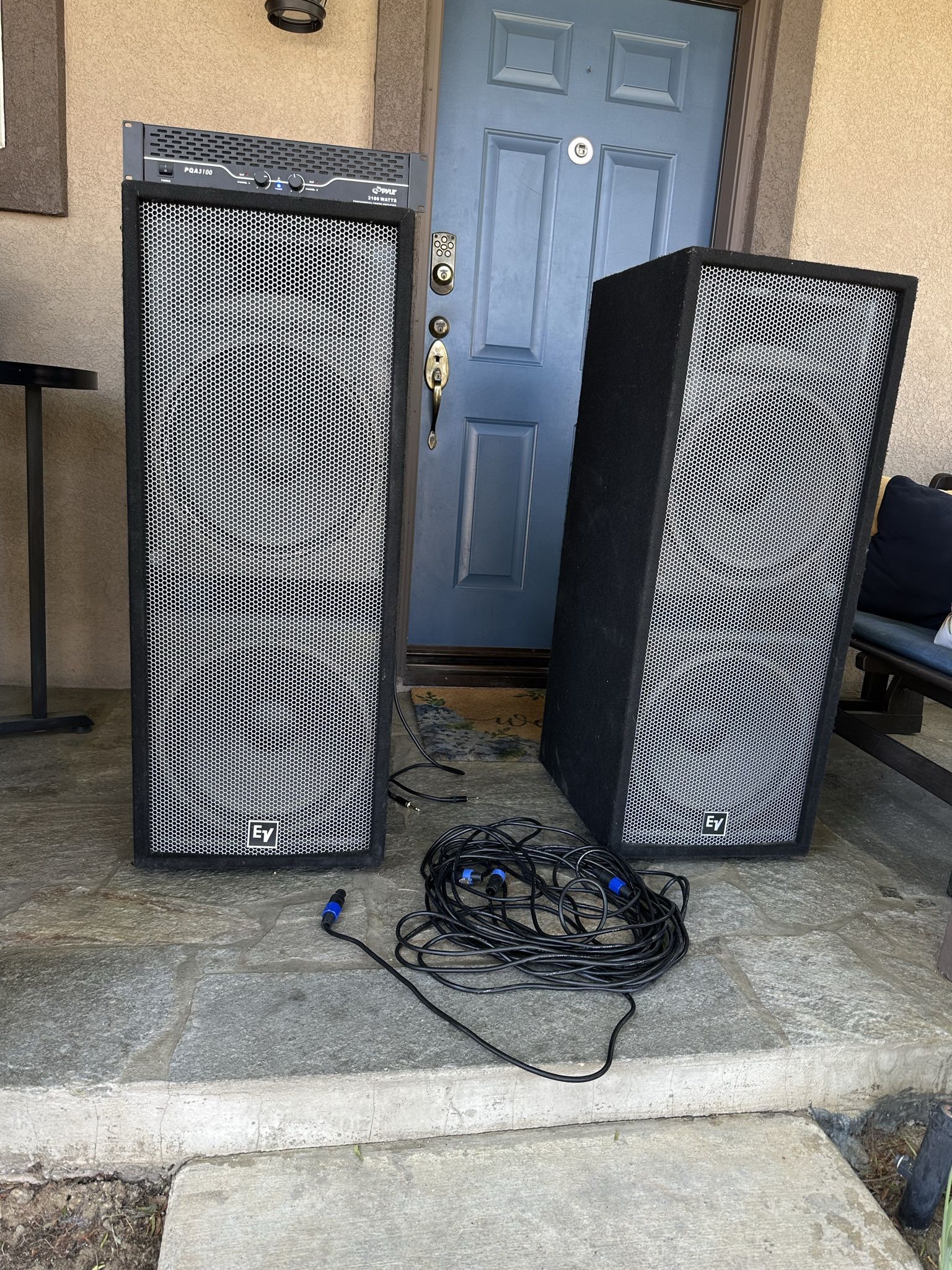 Amazing EV-Force i25 600 Watt Speakers INCLUDES 3100 Watt PylePro Amplifier