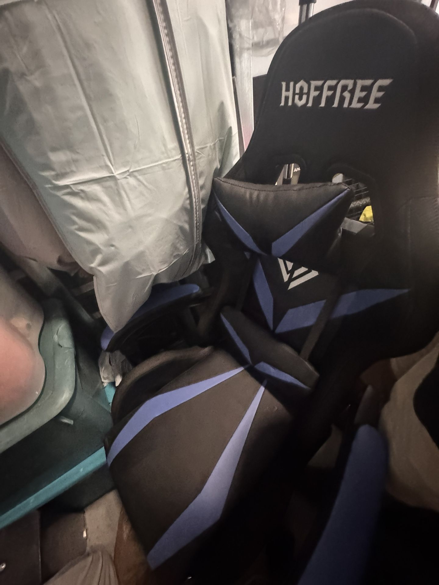 HOFREE Gaming Chair With Bluetooth