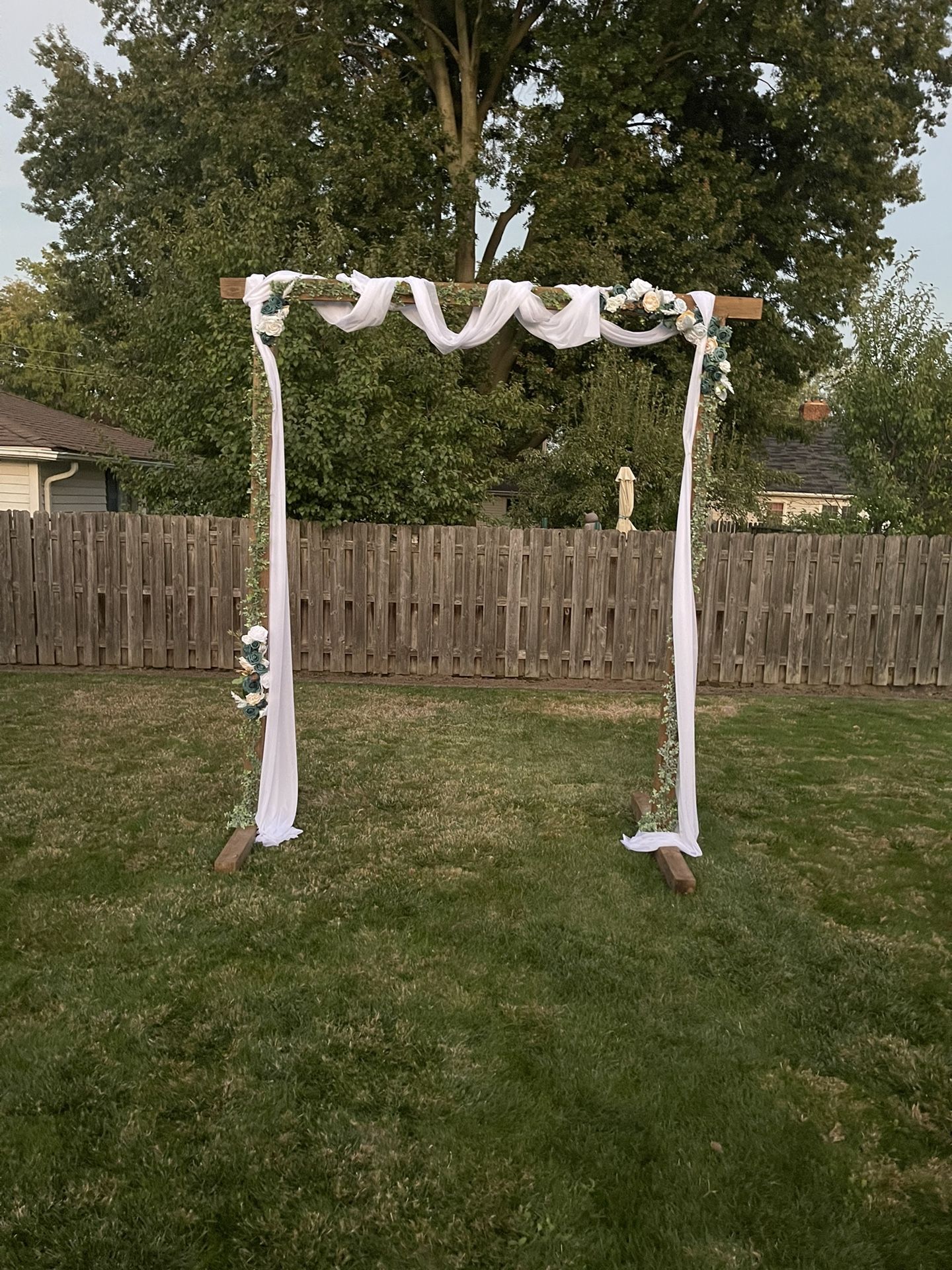 Wedding Arch (Pick-up only)
