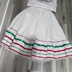 Falda y blusa   -L -