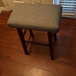 5 Stools 