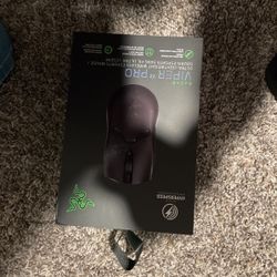 Razer , viper v2 pro 