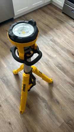 DEWALT LED Work Light with Tripod Stand