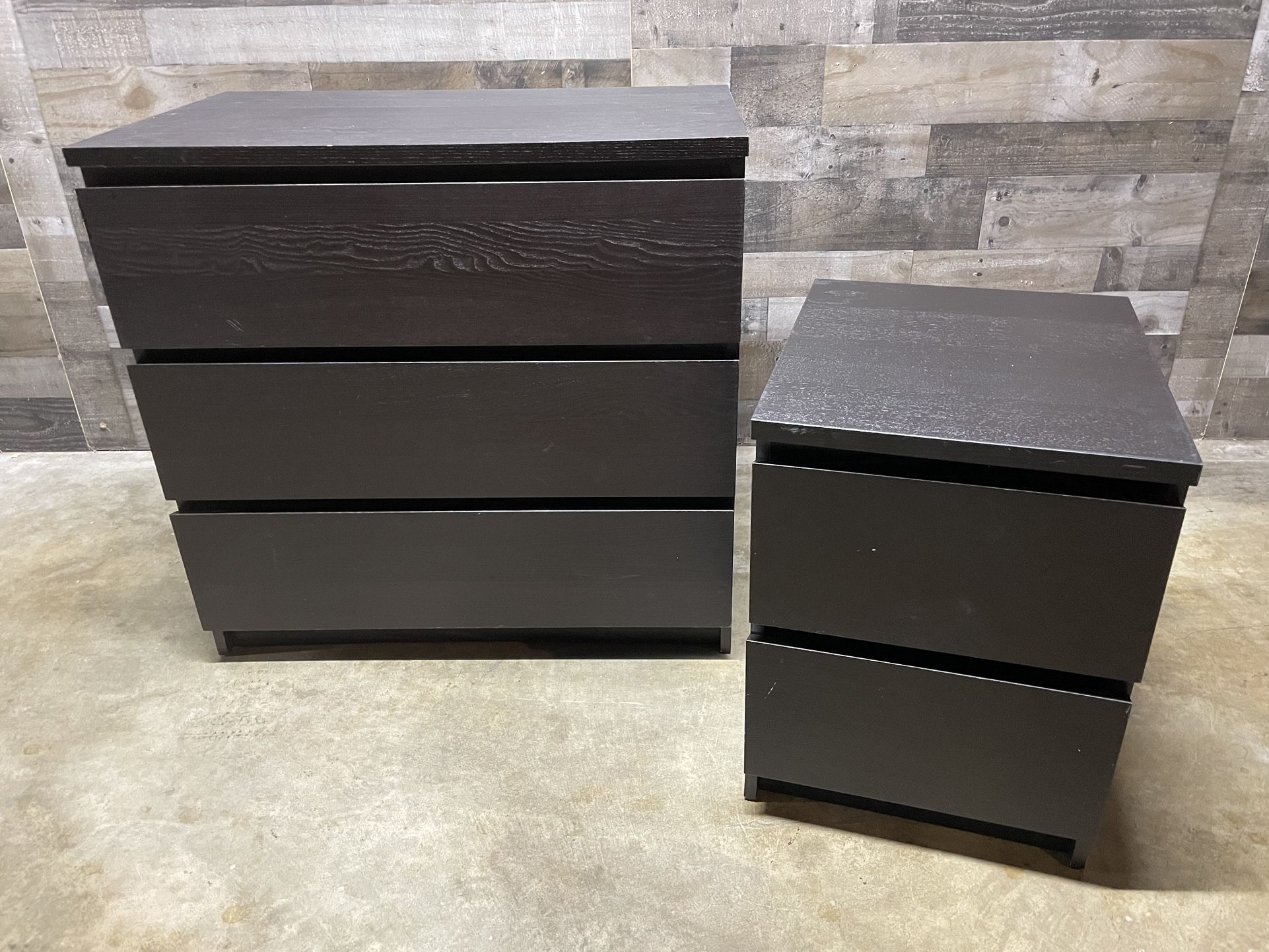 Brilliant Black Dresser & Nightstand Combo