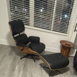 Herman Miller Eames Lounge Chair and Ottoman BLK