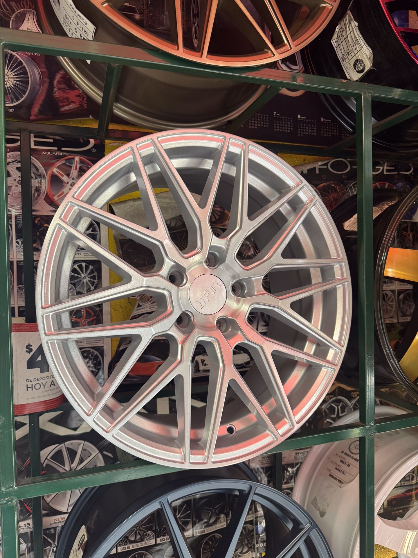 🔥18” Brush Silver F1R Wheels