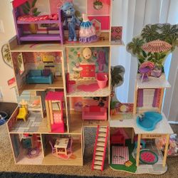 Kidkraft Pool Party Mansion Dollhouse