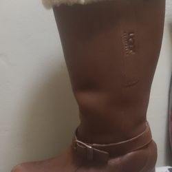 UGG