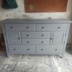 DRESSER- GRAY