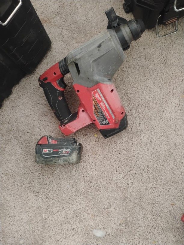 Milwaukee 1 In SDS Plus Fuel Rotary Hanmer
