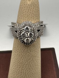 10K White Gold Cluster Ring
