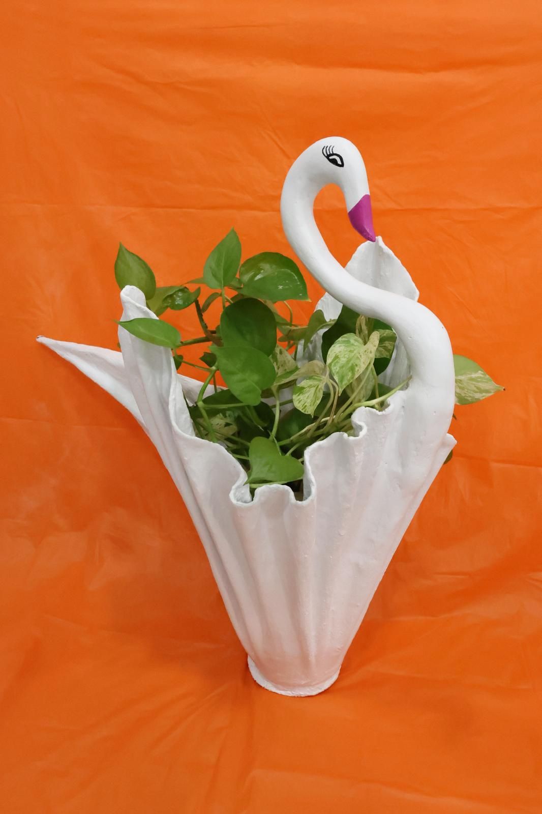 Swan planter