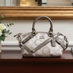 Coach Bag in Decent Condition!