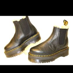 NEW Dr. Martens Platform Warm Lined 2976 Chelsea Womens Size 6 37 Black Leather