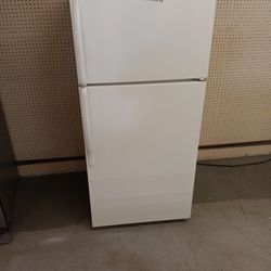 Whirlpool Apartment Size Refrigerator 