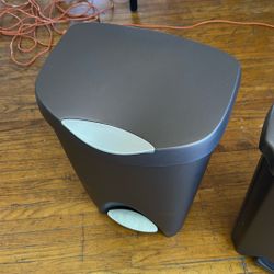FREE - Trash Cans 13.2 Gallons