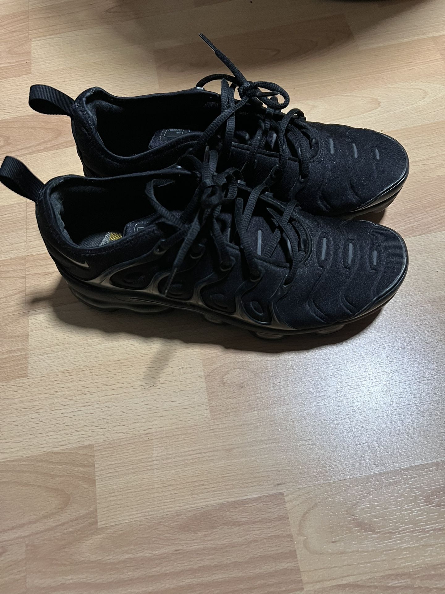 Nike Air Max Plus 9.5