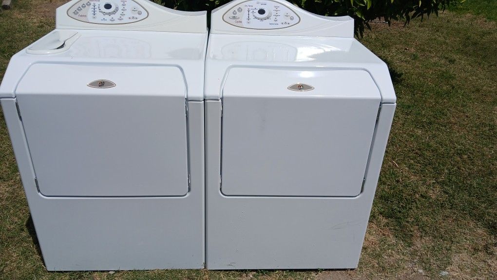 MAYTAG NEPTUNE WHITE COLOR MATCHING SET WASHER AND GAS DRYER MACHINE