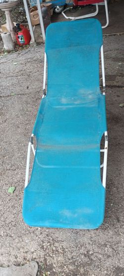 folding outdoor chaise lounge chair