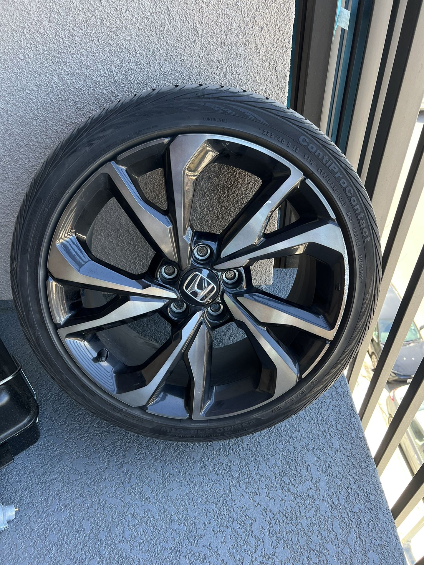 2018 Honda Civic Sport Touring Wheels