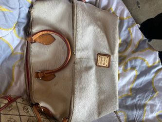 A dooney & Bourke purse 1975 need gone good condition
