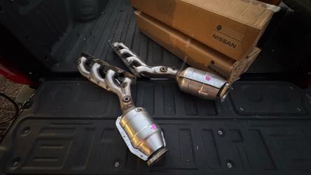 New Nissan Titan / Armada OEM exhaust manifolds