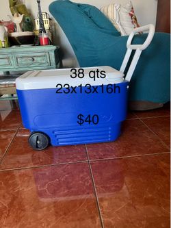 Igloo 38 quarters ice chest in excellent condition, Azusa