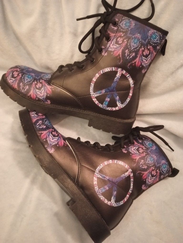 Yes We Vibe Vegan Black Boots Peace Sign Purple Blue Pink Sz 8 