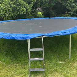 14’ Trampoline 