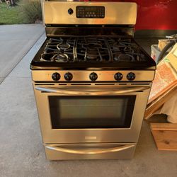 Frigidaire Stove/ Oven Combo Convection Gas