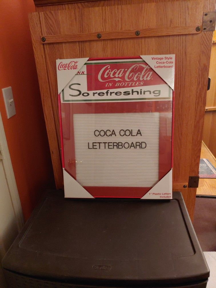 COCA COLA VINTAGE STYLE LETTERBOARD.