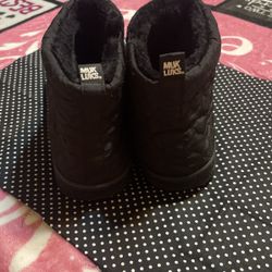 Muk Luks Black Slipper Bootie's. Very Comfortable. In Door/ Out Door Use. 