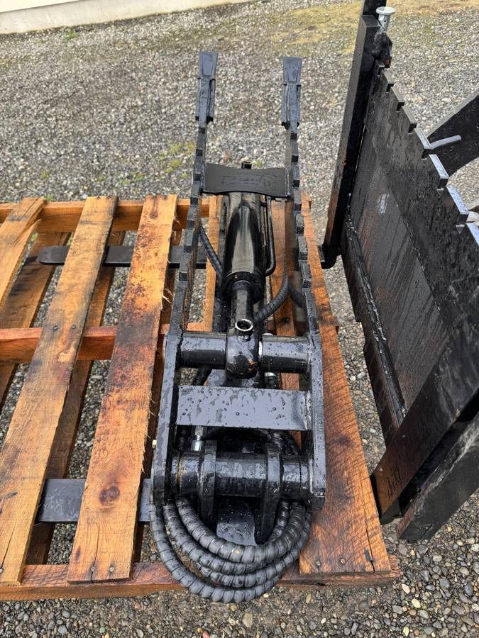 7 Ton Hydraulic Excavator Thumb