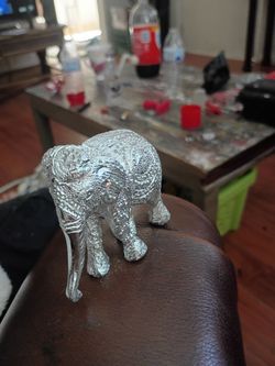 Small elephant  metal