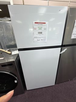 Hisense PureSpace 18.1-cu ft Counter-Depth 30-in Wide Top-Freezer Refrigerator ( White ) Garage Ready ENERGY STAR Certified