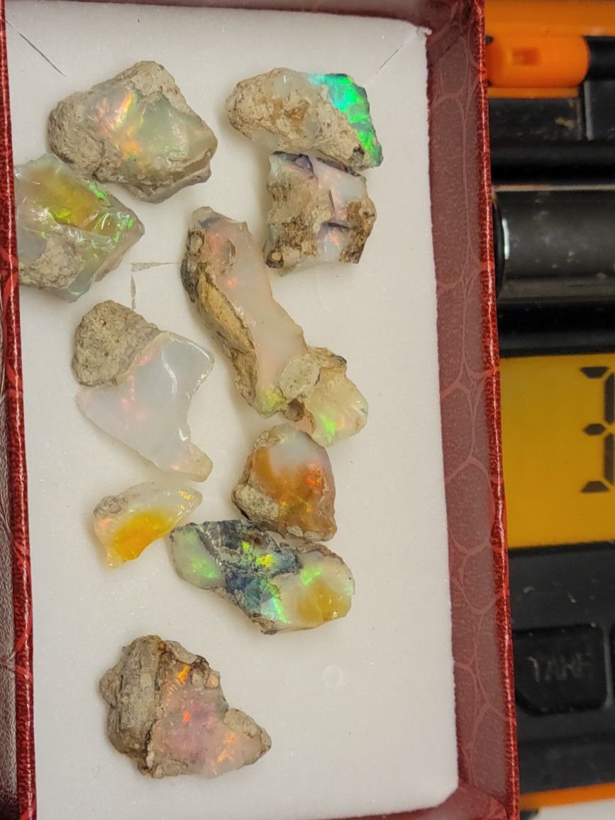 10pcs. Natural Rough Flashy Ethiopian Fire Opal Crystal