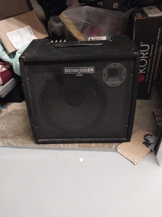 Behringer Ultratone K3000fx 300 Watt PA System/keyboard Amplifier