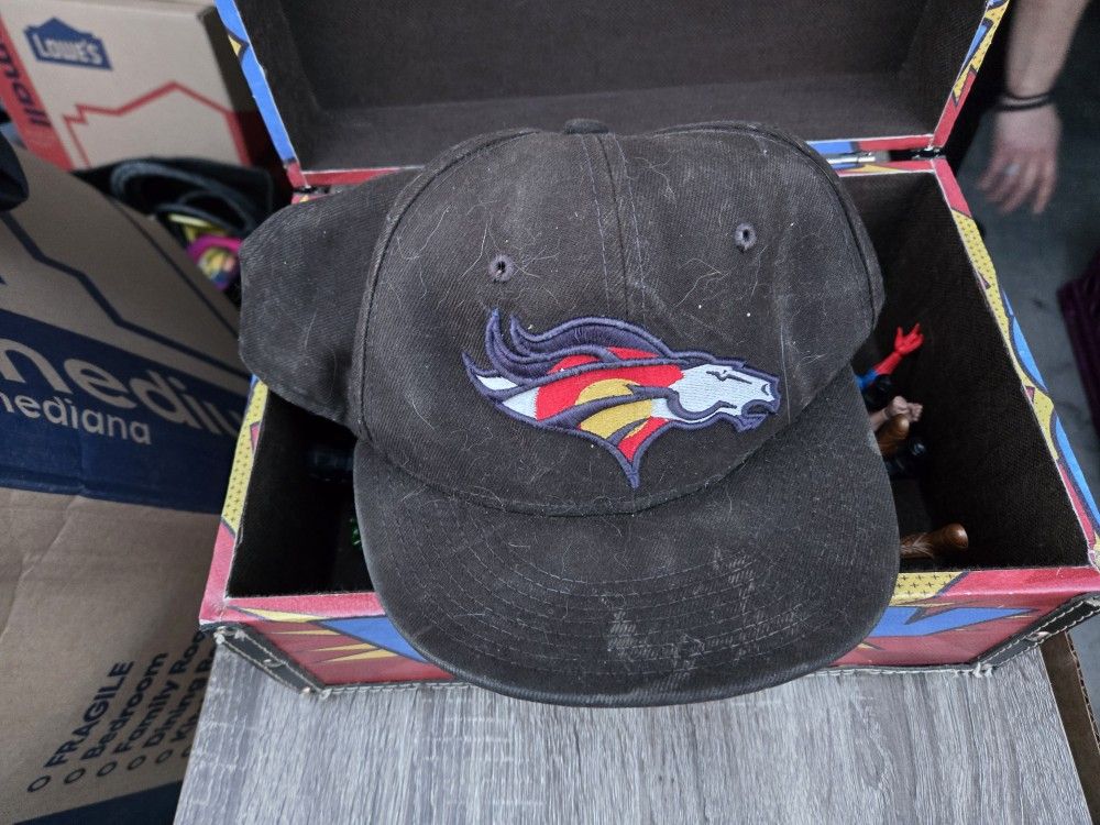 Hat Broncos