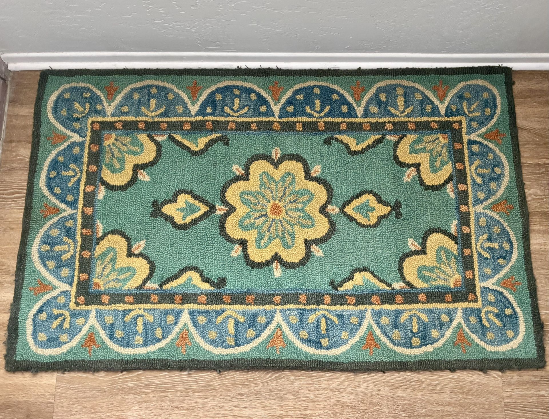 3’x5’ WOVEN RUG