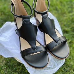 Women’s Sandals 