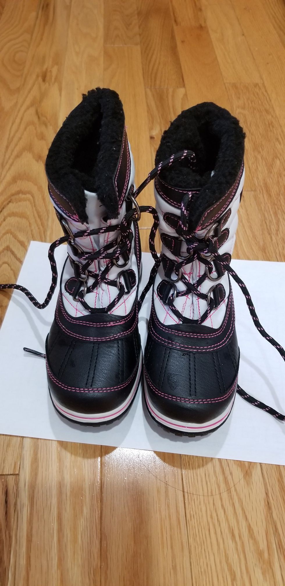 Kids Totes Winter Warm Snow Boots for girls. Size 13