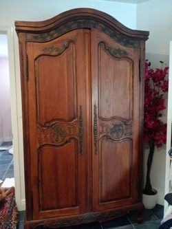 Antique Cabinet $99